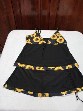 SHEIN Sunflower Print Trim on Black,  2 Piece Bathing Suit Size 3XL (24-1)